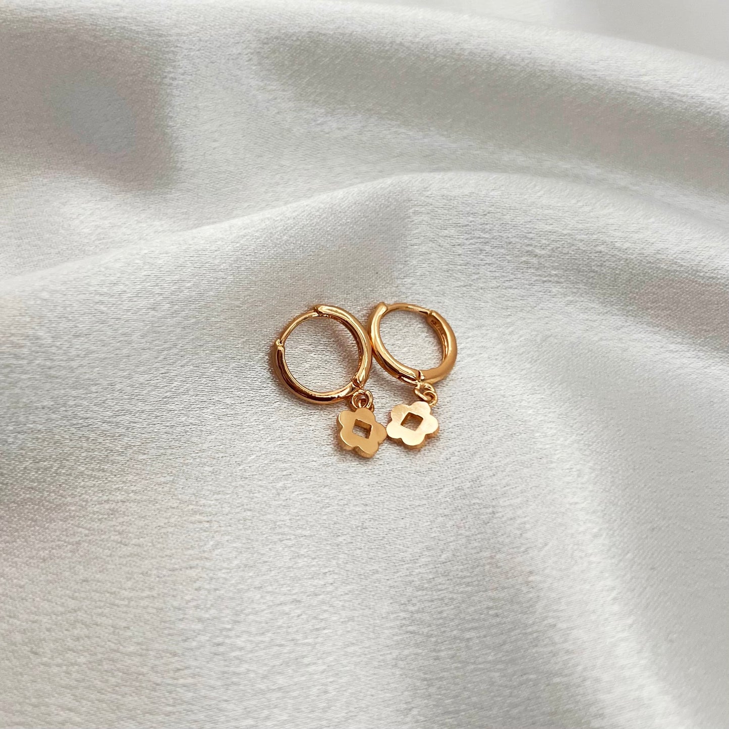 Lyn Hang Earrings