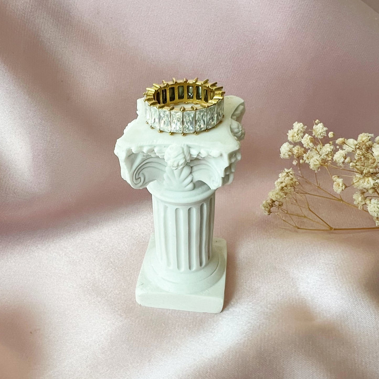 Angela Ring