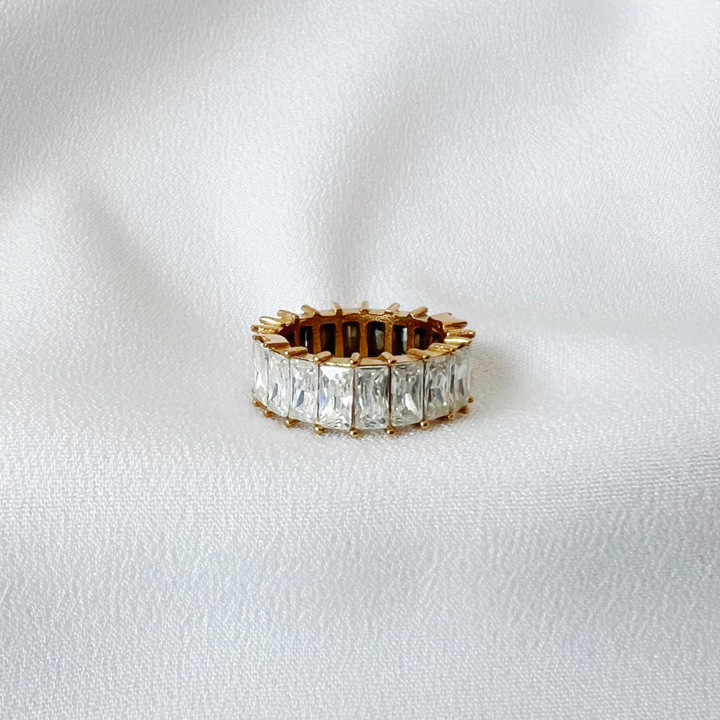 Angela Ring