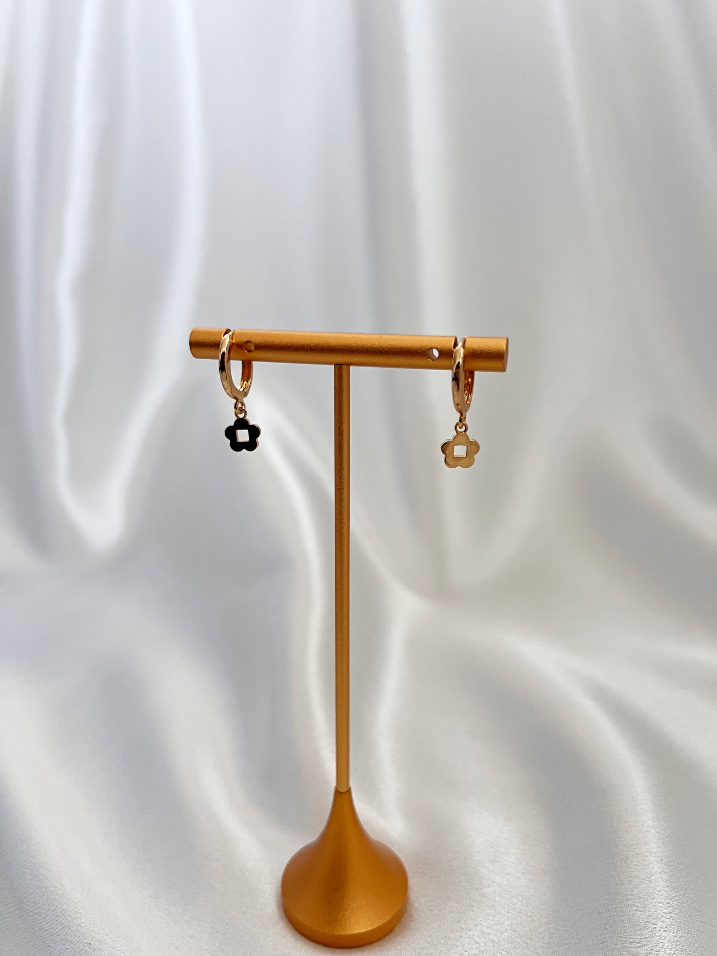 Lyn Hang Earrings